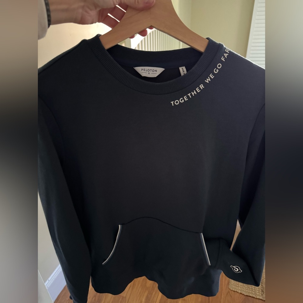 Peloton sweatshirt size small